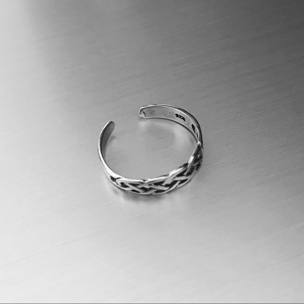 Sterling Silver Celtic Design Toe Ring - image 8
